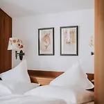 Hotel Alpina Lech - Geborgen In Den Bergen Lech am Arlberg