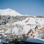 Hotel Alpina - Geborgen In Den Bergen 4*