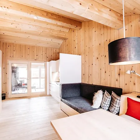Guest house Alpina Lech - Geborgen In Den Bergen Lech am Arlberg