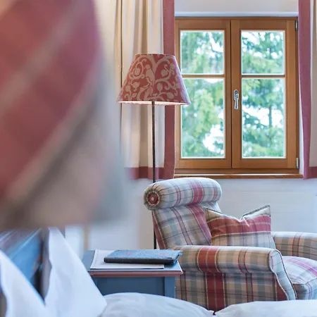 Alpina Lech - Geborgen In Den Bergen 4*