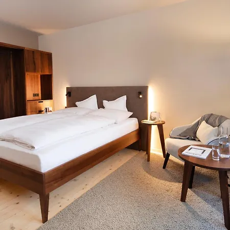 Guest house Alpina Lech - Geborgen In Den Bergen