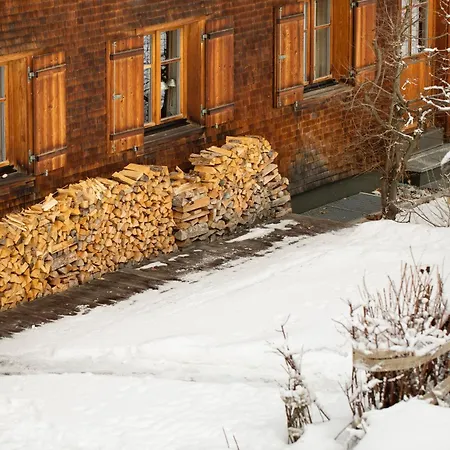 Guest house Alpina Lech - Geborgen In Den Bergen