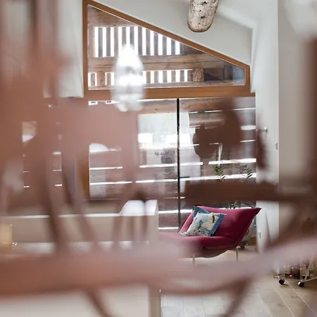 Alpina Lech - Geborgen In Den Bergen