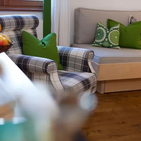 Alpina - Geborgen In Den Bergen Lech