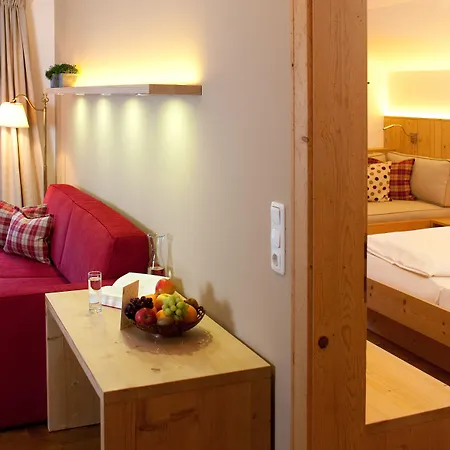 Alpina - Geborgen In Den Bergen Gasthuis 4*