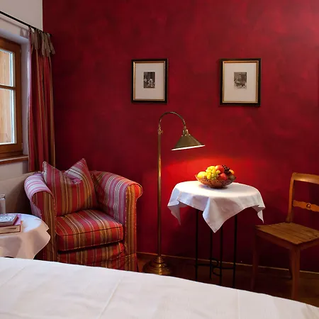 Gasthuis Alpina - Geborgen In Den Bergen Lech