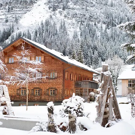 Hotel Alpina Lech - Your Home From Home