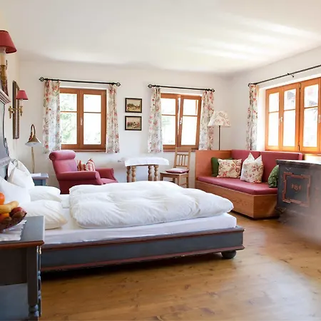 Guest house Alpina Lech - Geborgen In Den Bergen 3*
